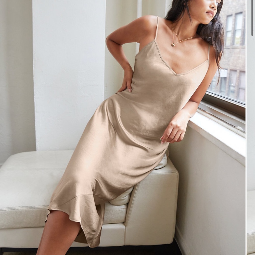 Aritzia Wilfred Only Slip Midi Dress